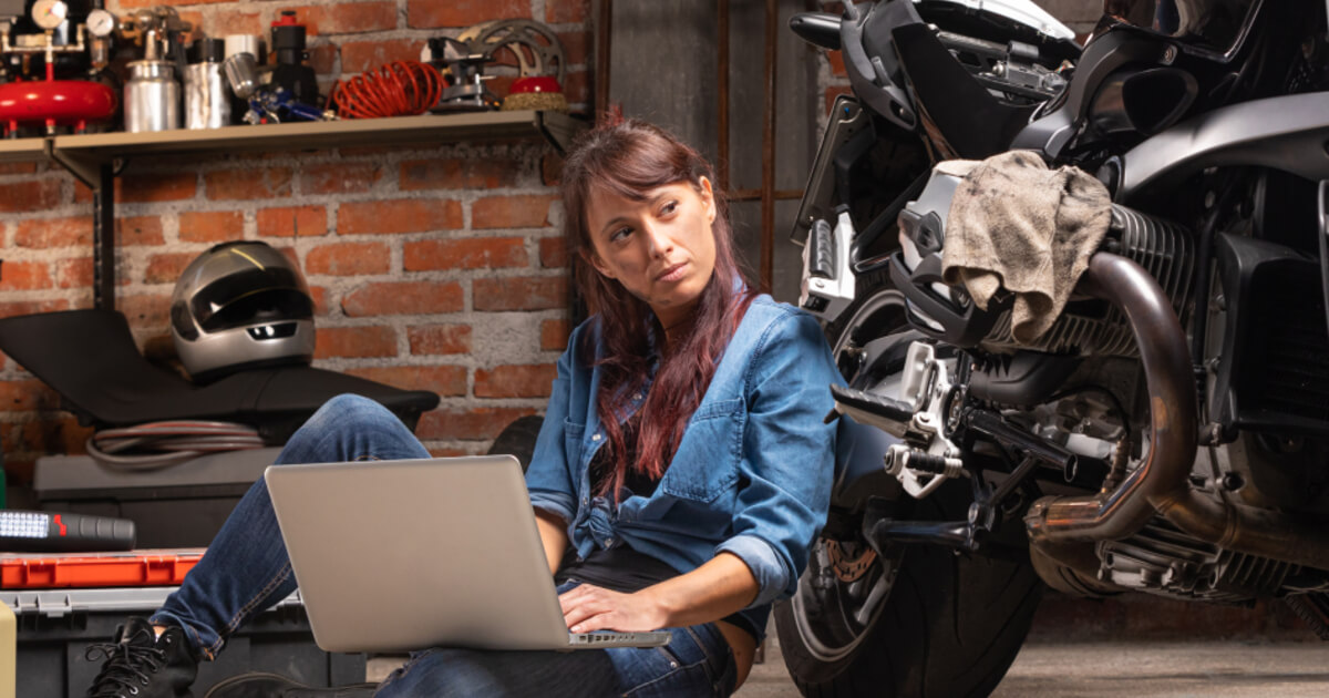 Motorrad-Check durchfhren und Versicherung prfen!